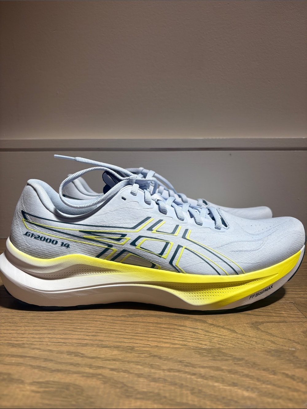 Men’s ASICS FF BlastMax Pure Gel light blue and yellow performance running shoe